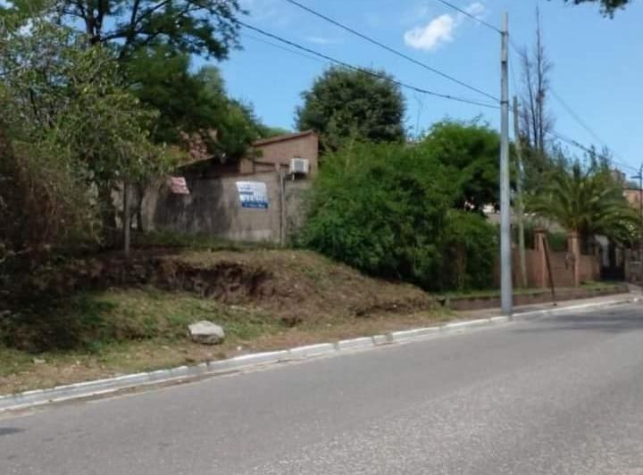 Terreno · 1050m²