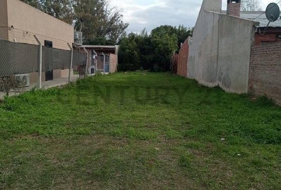Terreno · 218m²