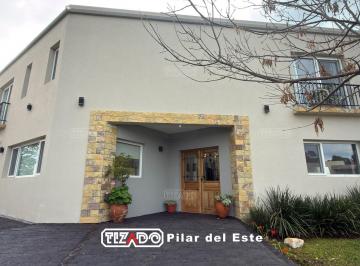 Casa · 224m² · 6 Ambientes · Casa en Venta en Santa Elena, Pilar del Este, Pilar