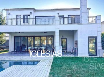 Casa · 255m² · 5 Dormitorios · 3 Cocheras · Casa en Alquiler en Las Tipas, Nordelta