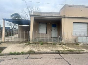 Casa · 3 Ambientes · 1 Cochera · Casa en San Cayetano (Lujan)