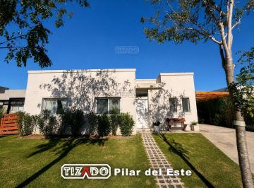 Casa · 125m² · 4 Ambientes · 2 Cocheras · Casa en Venta en San Ramón, Pilar del Este, Pilar
