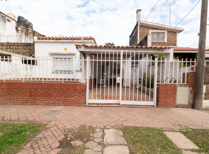 Casa · 94m² · 4 Ambientes · 1 Cochera