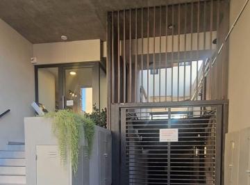 Departamento de 2 ambientes, Bahía Blanca · Caronti 152, Alquila Departamento de un Dormitorio con Cochera Cubierta.