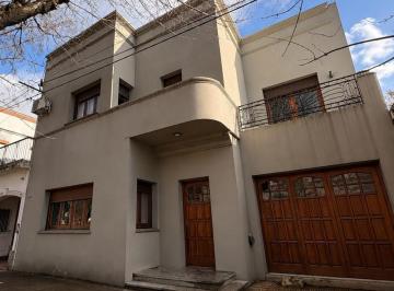 Casa · 507m² · 7 Ambientes · 1 Cochera · Casa en Venta, Pehuajó, Centro, con Pileta, Quincho, Jardín, Garaje, 4 Habitaciones.