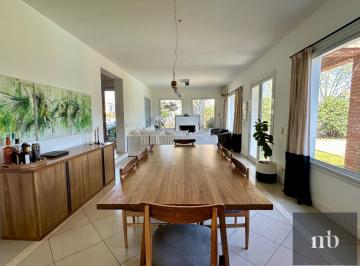 Casa · 787m² · 9 Ambientes · 3 Cocheras · Casa en Laguna del Sol en Venta