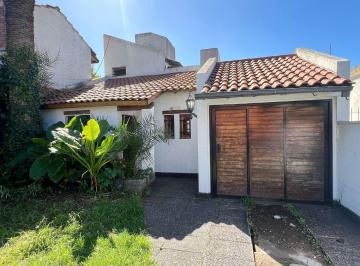 Casa · 170m² · 4 Ambientes · 2 Cocheras · Casa 4 Ambientes en Alquiler en Ituzaingo Norte