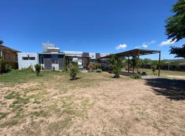 Casa · 315m² · 11 Ambientes · Venta Casa en Villa Giardino 5 Hab con Pileta