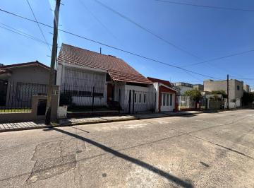 Casa · 233m² · 4 Ambientes · Tres Dorm.