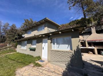 PH · 93m² · 4 Ambientes · 1 Cochera · Hermoso PH con Vista Km 5 Bustillo Bariloche