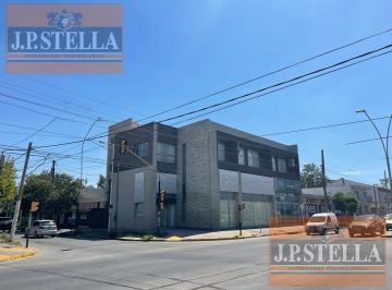 Local comercial · 210m² · 2 Ambientes · 1 Cochera · Local Comercial en Esquina 160 m² S/ Av y Pa Dpto de 2 Amb C/ Cochera - Centro (Moreno)