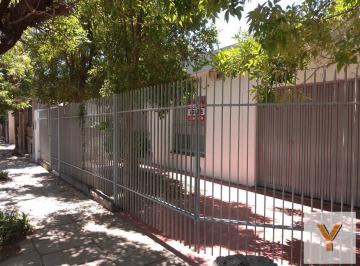 Casa · 250m² · 3 Ambientes · 1 Cochera · Casa en Venta - 2 Dorm. 2 Baños - 295 m² - San Nicolás de Los Arroyos