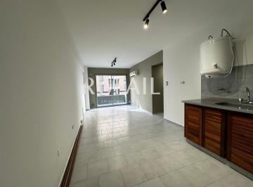 Departamento · 38m² · 1 Ambiente · Salguero Esq. Rondeau. Mono Amplio C/ Balcon Frente