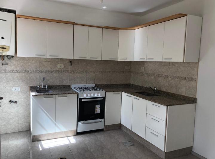 Casa · 76m² · 2 Dormitorios · 1 Cochera
