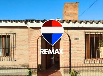 Casa · 90m² · 3 Ambientes · 1 Cochera · Casa Venta Barrio Santa Ana Zona Sur 3 Dorm.