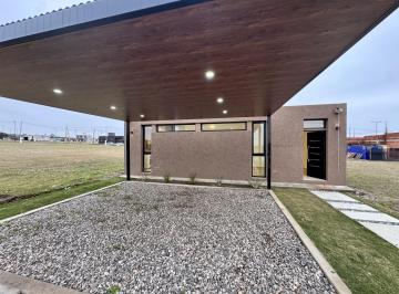 Casa · 98m² · 4 Ambientes · 2 Cocheras · Casa 3 Dorm Cochera Doble Docta Central