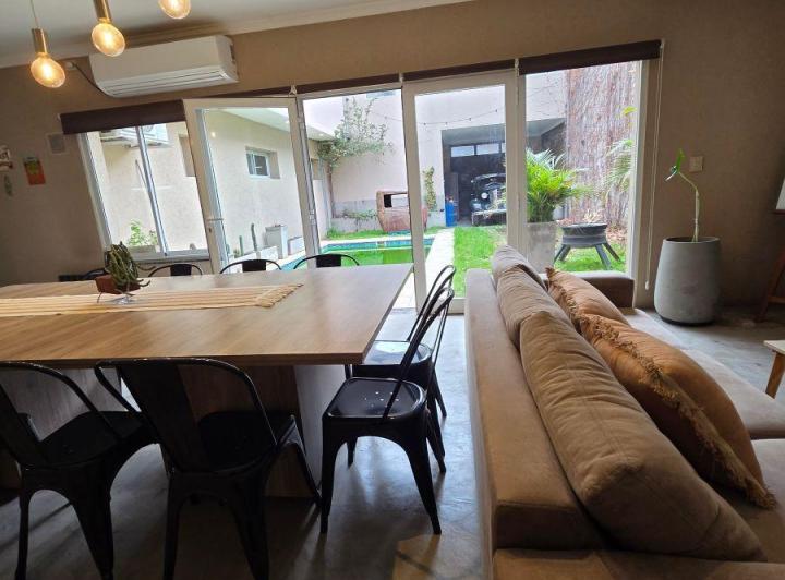 Casa · 394m² · 3 Ambientes · 2 Cocheras