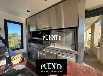 Casa · 320m² · 5 Ambientes · 4 Cocheras · Casa en Venta en Fincas de San Vicente Sporting