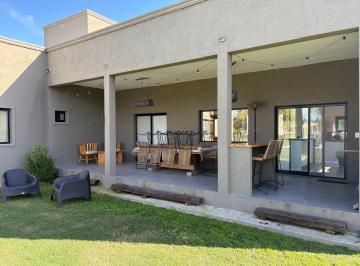 Casa · 200m² · 6 Ambientes · 2 Cocheras · Alquiler Quinta Amoblada Equipada Luján Pileta