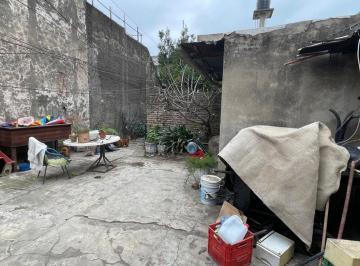 Casa · 131m² · 5 Ambientes · Vivienda Multifamiliar