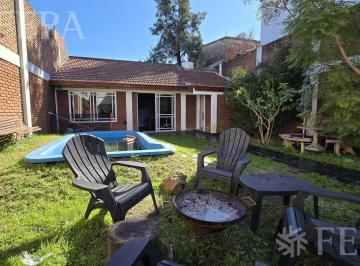 Casa · 128m² · 4 Ambientes · 1 Cochera · Venta Casa 4 Ambientes con Cochera en Villa Dominico