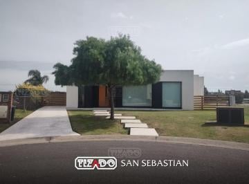 Casa · 143m² · 4 Ambientes · 1 Cochera · Casa en Venta en San Sebastian - Area 5, San Sebastian, Escobar