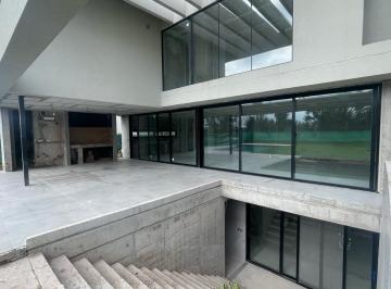Casa · 404m² · 7 Ambientes · 6 Cocheras · Casa en Venta de 7 Ambientes en El Barrio Ayres de Pilar