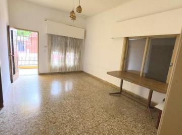 Casa · 160m² · 3 Ambientes · 2 Cocheras · Venta Casa 3 Ambientes Villa Granaderos de San Martín con Local en Esquina Terraza Patio Garage
