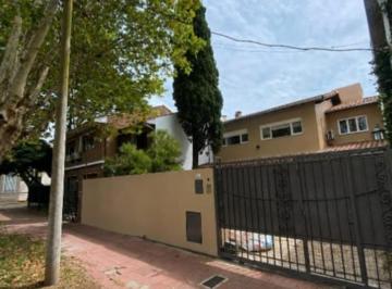 Casa · 200m² · 5 Ambientes · 3 Cocheras · Exclusiva Casa Sobre Güemes Al 600 Acassuso