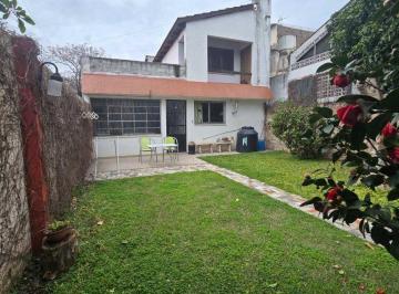 Casa · 175m² · 5 Ambientes · 2 Cocheras · Venta Casa 2 Dorm. Apta Credito Cochera