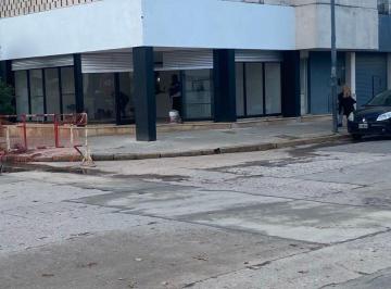 Local comercial de 2 ambientes, Córdoba · Venta Local Comercial - Amplia Vidriera - Deposito y Sotano!