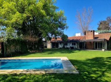 Casa · 270m² · 5 Ambientes · 2 Cocheras · Venta Casa con Terreno de 1.800 m², Pablo Nogues.
