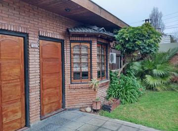 Casa de 4 ambientes, Morón · Casa en Alquiler Haedo con Fondo y Cochera