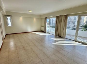 Departamento de 4 ambientes, Neuquén · En Alquiler Piso 3 Dorm. Santa Fe 900