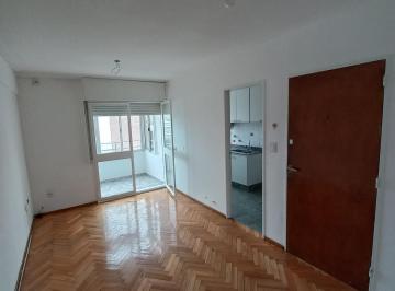 Departamento · 40m² · 2 Ambientes · Alquiler Montevideo 1835 1 Dormitorio Al Frente Balcon Cerrado