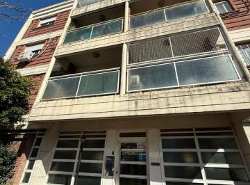 Departamento de 3 ambientes, Almirante Brown · Dpto en Impecable Estado con Cochera. Apto Crédito o Financiación