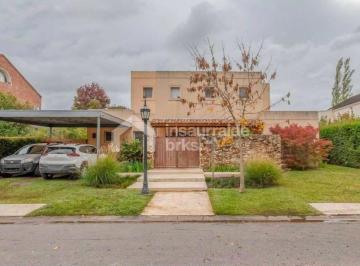 Quinta vacacional · 213m² · 6 Ambientes · Casa Quinta en Venta en Santa Maria de Tigre, Rincón de Milberg, Tigre