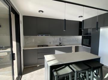 Casa · 180m² · 7 Ambientes · 2 Cocheras · Venta Duplex de Categoria 3 Dorm.