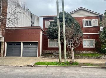 PH · 80m² · 3 Ambientes · 1 Cochera · PH de 3 Ambientes - por Escalera, Sin Expensas.