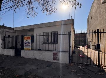Casa · 76m² · 2 Dormitorios · 1 Cochera · Casa en Granadero Baigorria