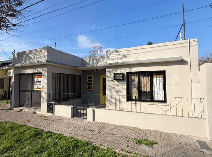 Casa · 155m² · 2 Dormitorios · 1 Cochera