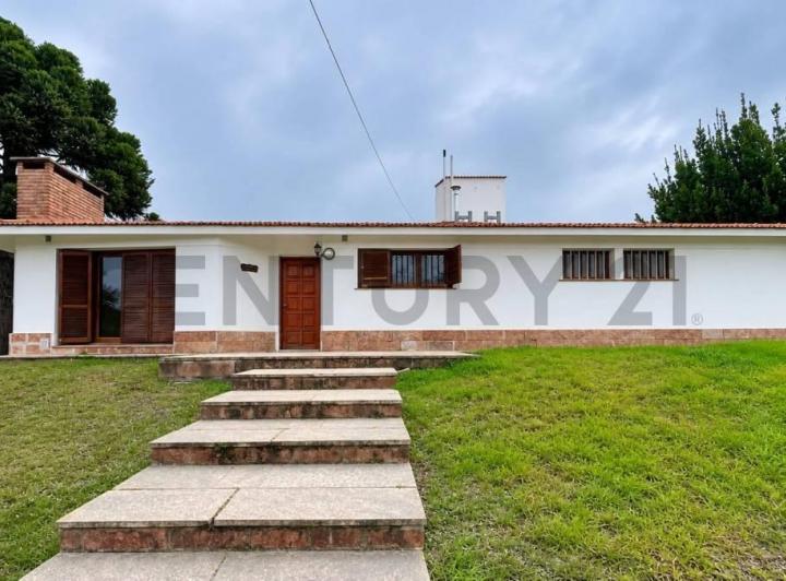 Casa · 185m² · 4 Ambientes · 2 Cocheras