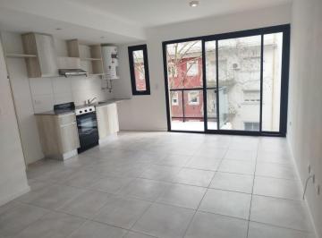 Departamento · 50m² · 2 Ambientes · Alquiler Depto 2 Ambientes Al Frente con Balcon en Plaza Mitre