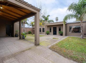 Casa · 90m² · 2 Ambientes · 2 Cocheras · PH en Venta de 2 Ambientes en Paso del Rey