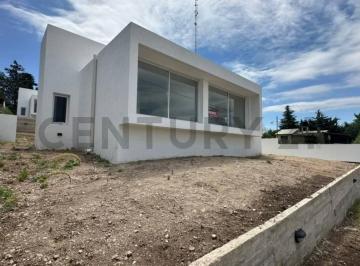 Casa · 82m² · 3 Ambientes · 1 Cochera · Venta Casa a Estrenar Apto Crédito