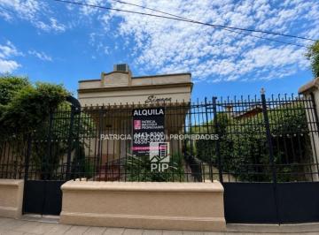 Local comercial · 100m² · 1 Cochera · Local a La Calle en Alquiler en Ituzaingo