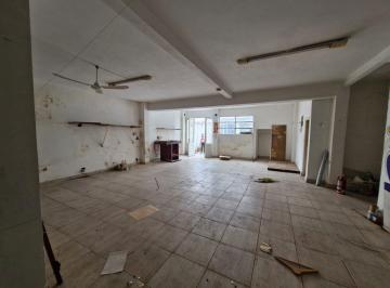 Local comercial · 220m² · 3 Ambientes · Galpon de 160 m². en 2 Plantas con Entrada Independiente