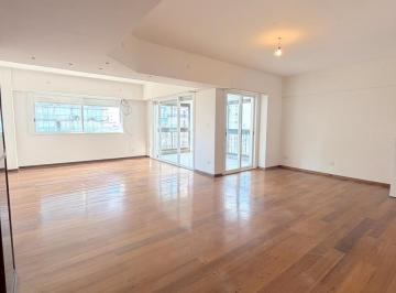 Departamento · 124m² · 4 Ambientes · 1 Cochera · Departamento en Alquiler Y/o Venta en Olivos con Baulera y Cochera