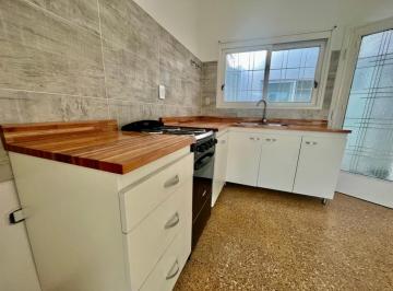 Departamento · 84m² · 4 Ambientes · Se Vende Departamento Cuatro Amb, Remodelado, con Espacio Aereo! Apto Credito!