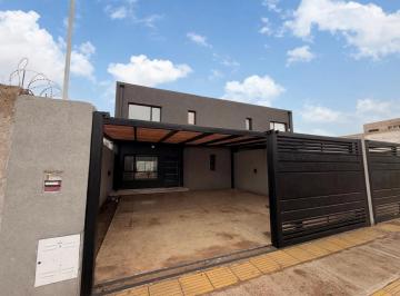 Departamento · 130m² · 4 Ambientes · 2 Cocheras · Alquiler | Duplex de Categoria | Tierra Mansa | Centenario